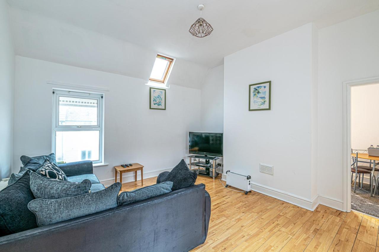 Two Bedroom Holiday Apartment Colwyn Bay Exterior foto