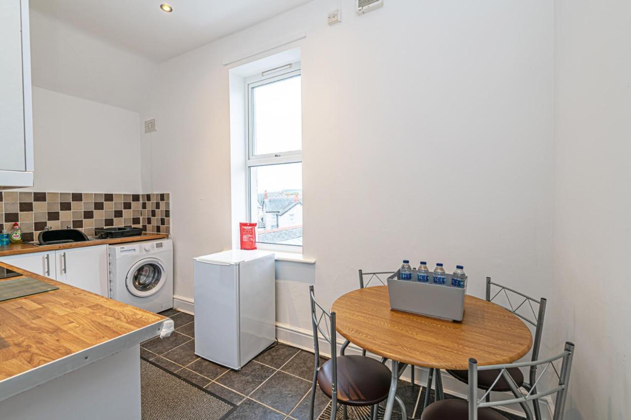 Two Bedroom Holiday Apartment Colwyn Bay Exterior foto